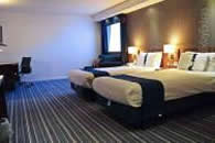 Express Holiday Inn Gatwick Bedroom