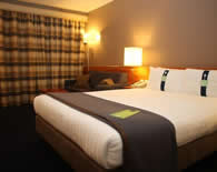 Holiday Inn Heathrow Double Bedroom