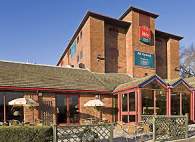 Ibis Hotel Luton Airport - Outside Hotel Image