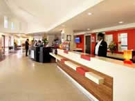 Ibis Hotel Luton Airport - Lobby Image